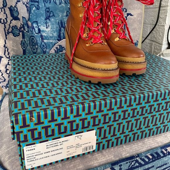 Tory Burch Hiker Wedge Shearling BootieW/box - Picture 9 of 9